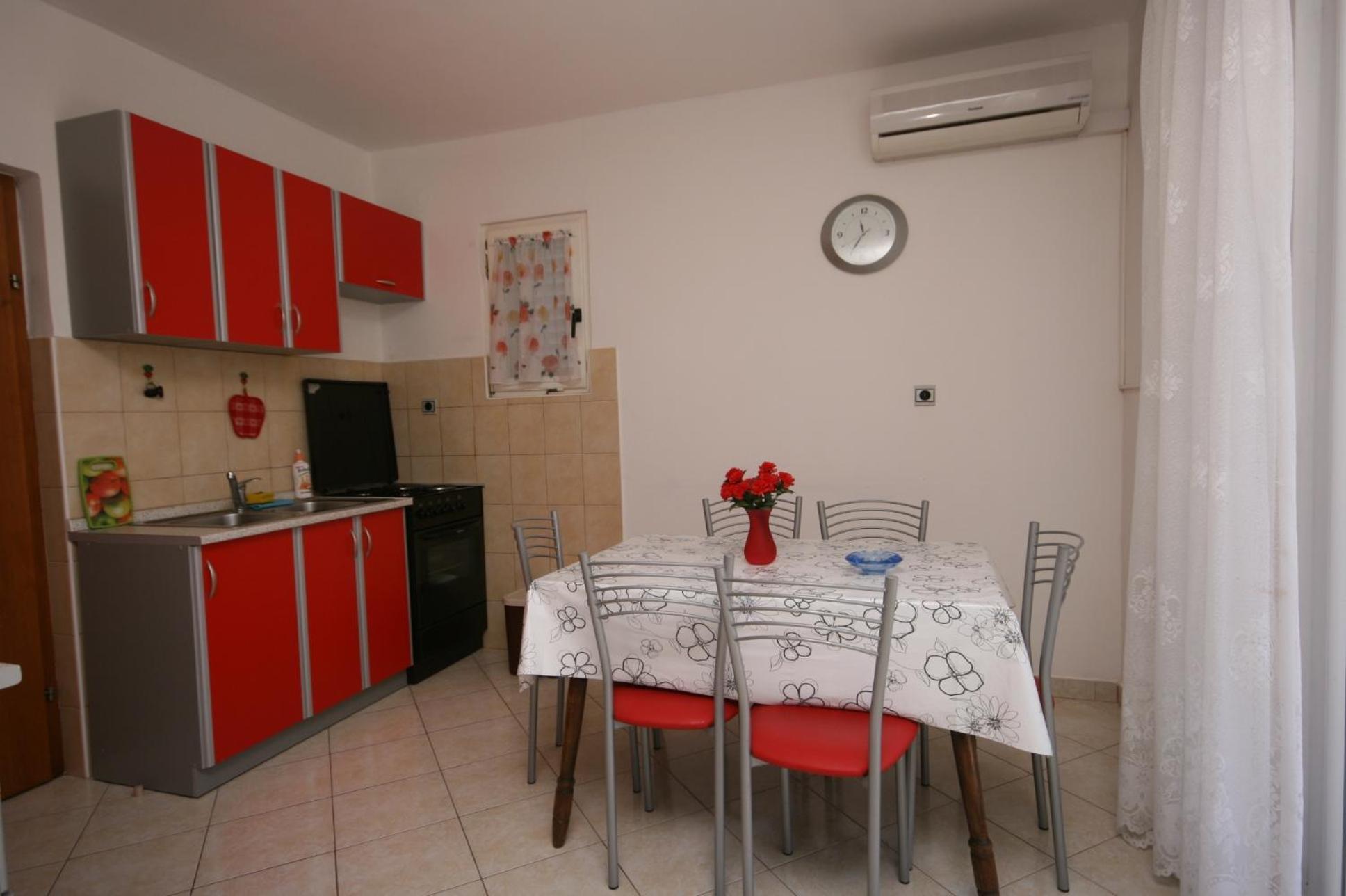 Apartments By The Sea Slatine, Ciovo - 6888 Trogir Rom bilde